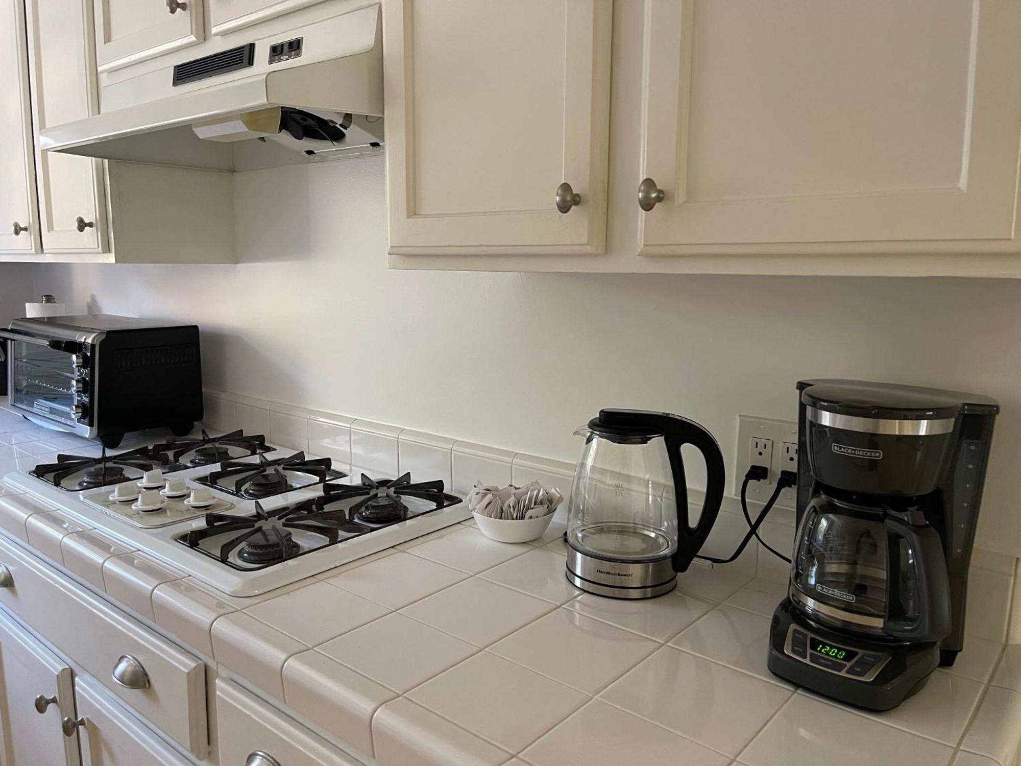 Homestay Charming Bright Traditional In Sherman Oaks *